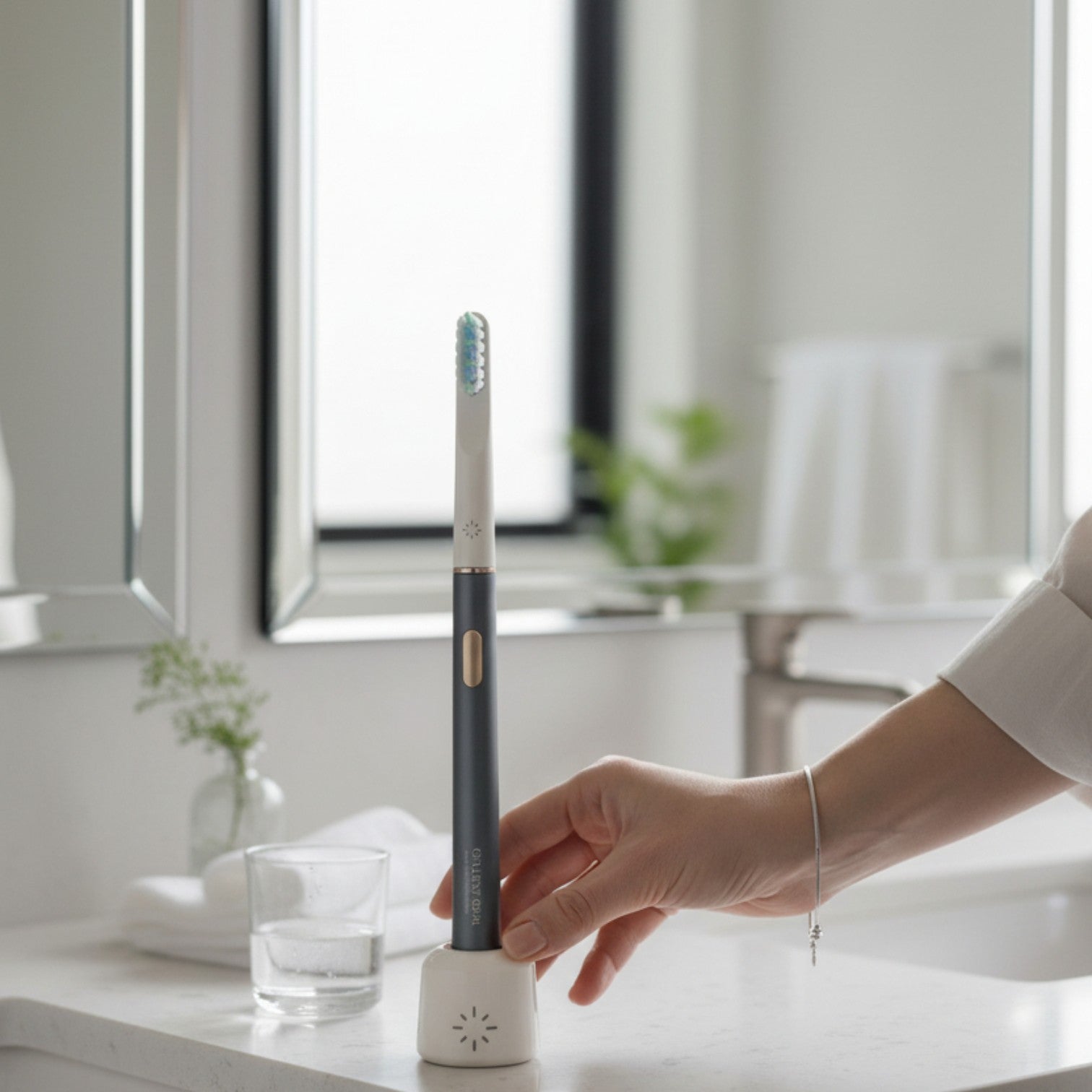 Opulent Oral Aluminium Electric Toothbrush with Travel Case